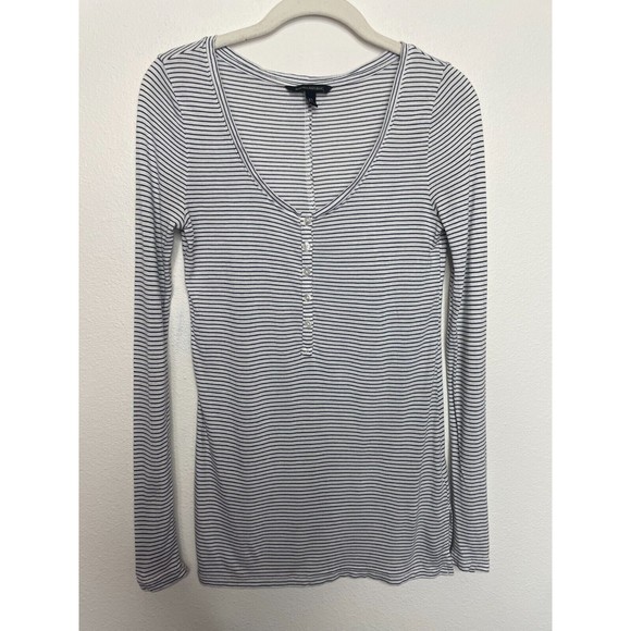 Banana Republic Size XS Striped Henley Tee Long Sleeve Low Cut Neck Button Front - Picture 1 of 10